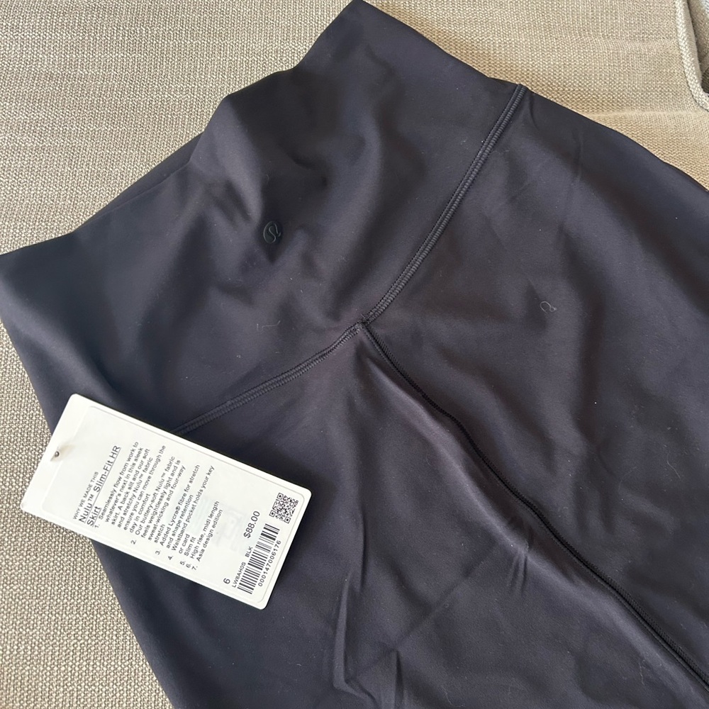 Lululemon Black skirt